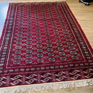 Vintage Bukhara Tekke Rug
6' x 9' Turkmenistan, Afghanistan, made in Pakistan